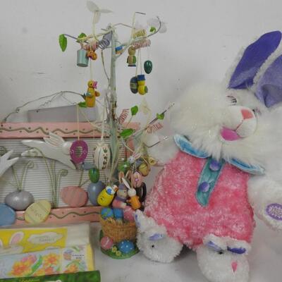 Animated Easter Rabbits, pictures, easter tree, etc