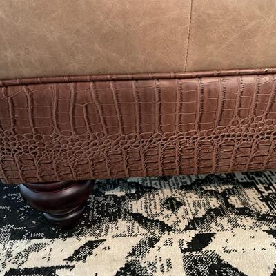 LOT 8  DOUBLE OTTOMAN/COFFEE TABLE/BENCH LEATHER & ALLIGATOR