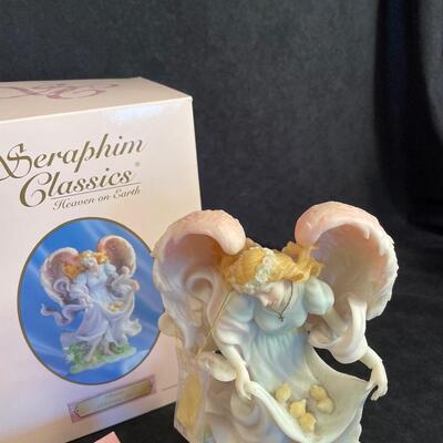 Lot 9 Seraphim Classics  2 figurines and an ornament