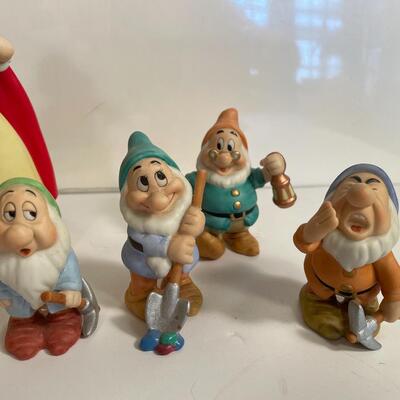 Lot 33  Snow White and the Seven Working Dwarfs