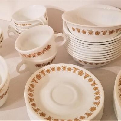 Lot #39  Set of CORELLE dinnerware