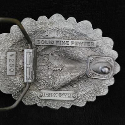 Wolf belt buckle 