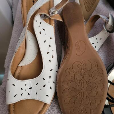 5 pr Shoes sz 11