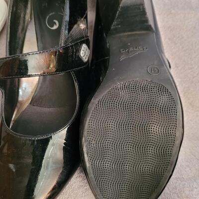 5 pr Shoes sz 11