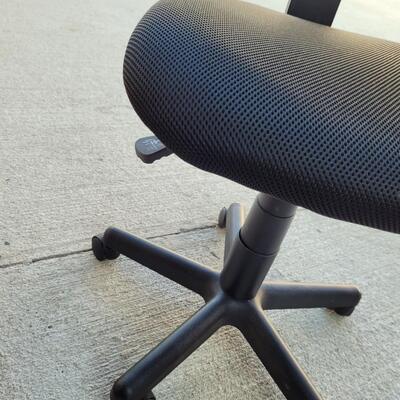 Task chair 