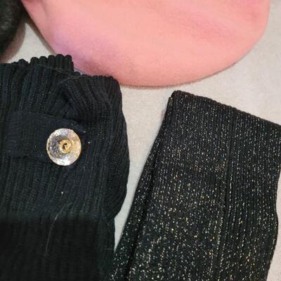 Berrets and leg warmers 