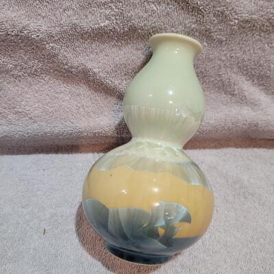Gorgeous 7" vase