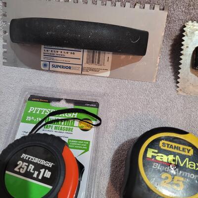 Trowels & 2 tapes 