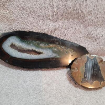 2 Geodes