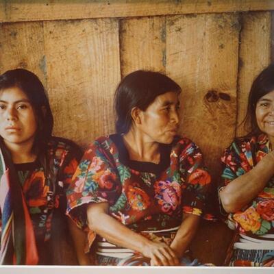 PHOTOGRAPH OF THREE PERUVIAN WOMEN IN TRADITIONAL CLOTHING
