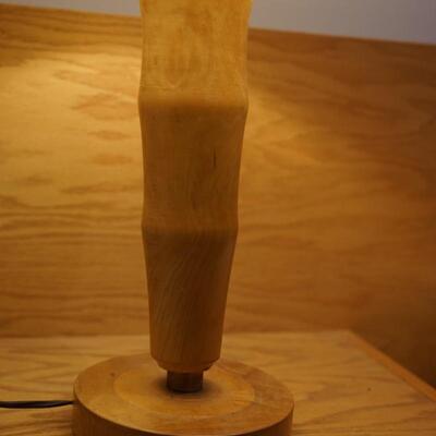 WOODEN TURNED LAMP LIGHT COLORED WOOD. WITH SHADE