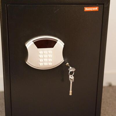 HONEYWELL COMBINATION AND LOCK FLOOR SAFE.