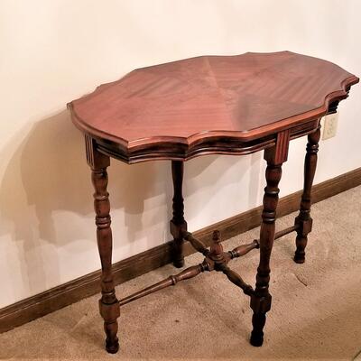 Lot #68  Depression-era Radio/Side Table
