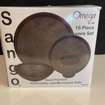 Lot 114  Sango Olive Color Boxed 16 Piece Dish Set New