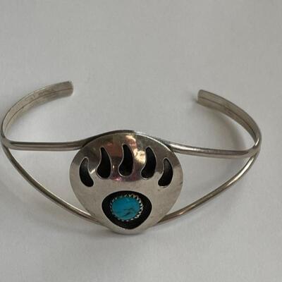 Sterling silver Navaho  bracelet  18 g