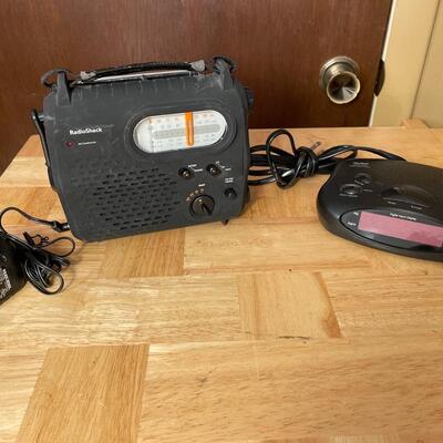 Lot 159 Radio Shack Recharging AM/FM Radio w/ Light and DigiTech AM/FM Radio Digital Alarm Clock
