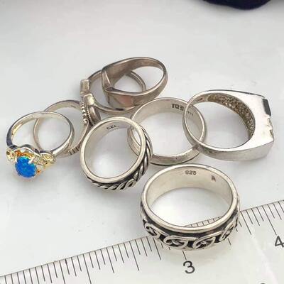 8 sterling silver rings  40.2 g
