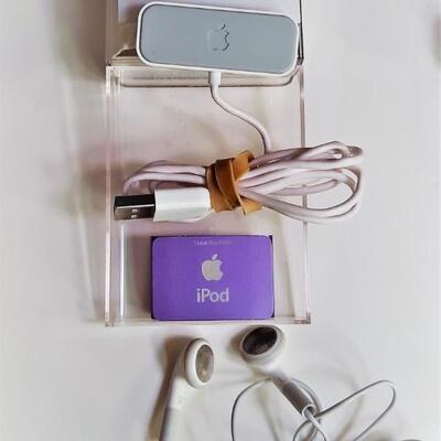 Lot 173  iPod Shuffle (Purple) and  Halo Pocket Power Starlight 3000