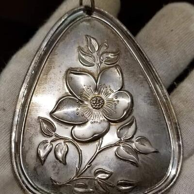 Vintage Towle Sterling silver Christmas  ornaments   lot  142.3 g .Reserve set r