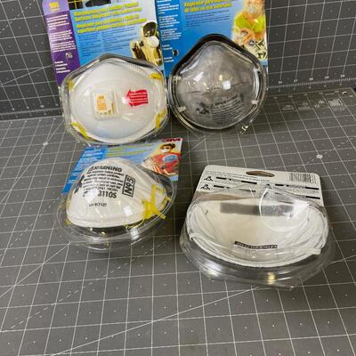 Face Masks / Dust Mask (4) For cleaning or shop work