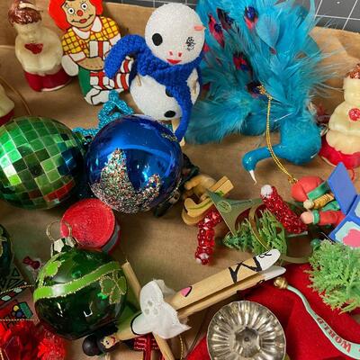 Tray of Vintage Holiday Ornaments 