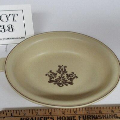 Pfaltzgraff Village Handled Oval Baker
