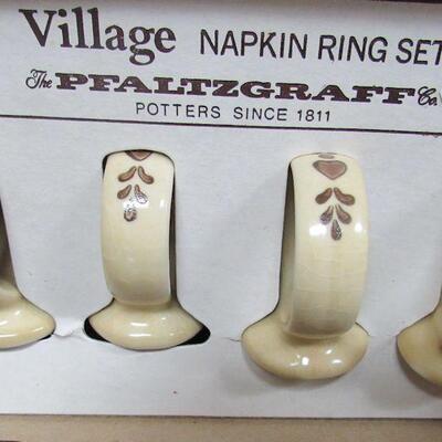 Pfaltzgraff Village Napkin Rings, Napkins, Original Box