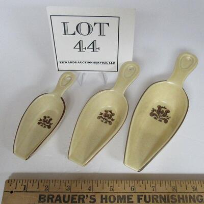 Pfaltzgraff Village Set of 3 Scoops