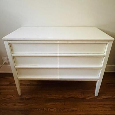 Lot 71 Crate & Barrel White Chest of Drawers File Cabinet Designed by Mark Daniel of Slate