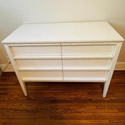 Lot 71 Crate & Barrel White Chest of Drawers File Cabinet Designed by Mark Daniel of Slate