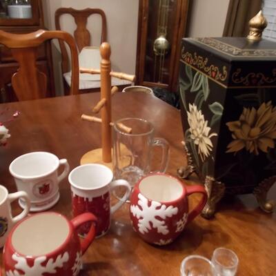 Lot of Miscellaneous kitchen/home decor items