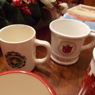 Lot of Miscellaneous kitchen/home decor items