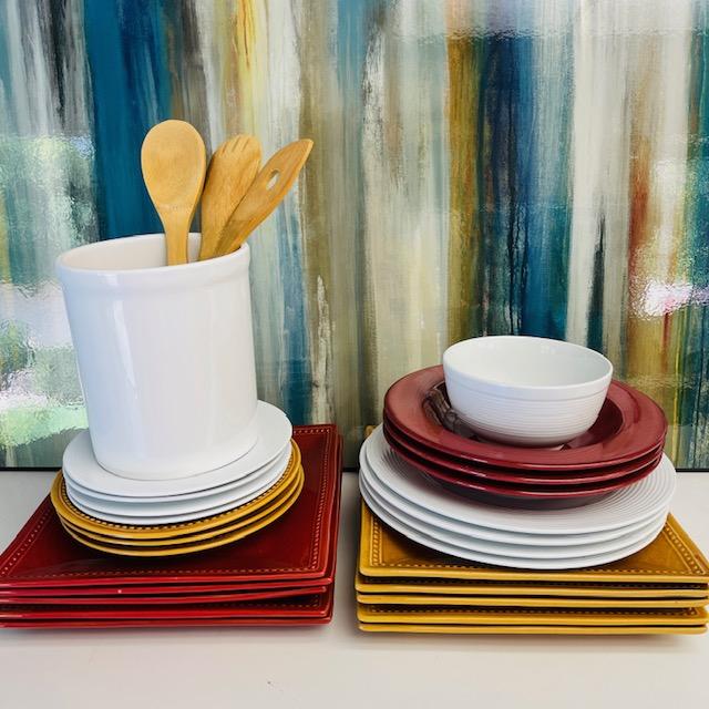 Lot 109 Group of Kitchen 26 pcs Plates Utensil Holder