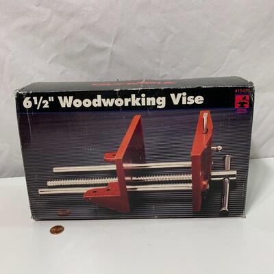 #72 6 1/2" WoodWorking Vise