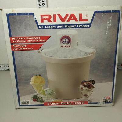 #83 Rival Ice Cream and Yogurt Freezer