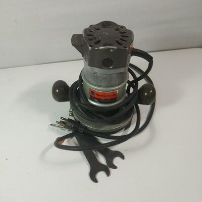 #95 Black & Decker Trade Router