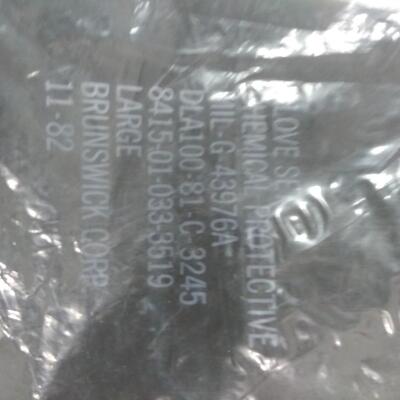 #106 Chemical Protective Gloves (Large)