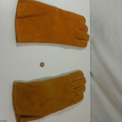 #138 Large Leather Gloves