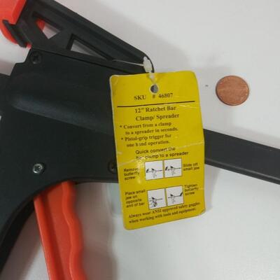 #163  12" Rachet Bar Clamp Spreader