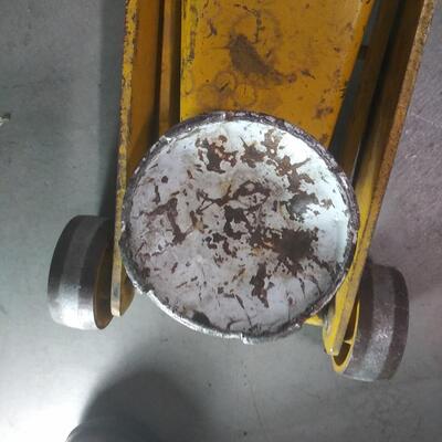 #169  Hydraulic Garage Jack