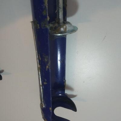 #184  Large and Small Caulk Guns