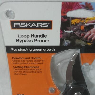 #214  Fiskars Loop Handle Bypass Pruner