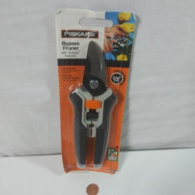 #215  Fiskars Bypass Pruner