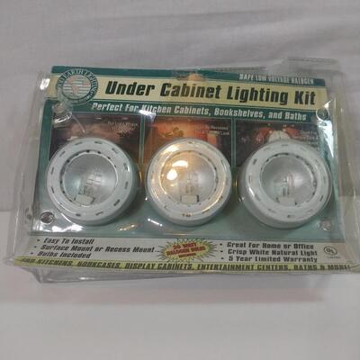 #264  Under Cabinet Lighting Kit