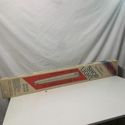 #372  High Efficiency Shop Light