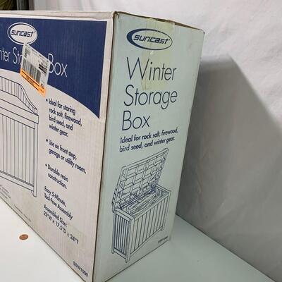 #384  Suncast Winter Storage Box 22"x17.5"x24"