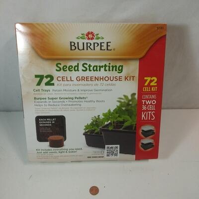 #450  Burpee 72 Cell Greenhouse Seed Starting Kit
