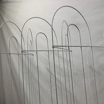 #456  Wire Picket Fence - 5 sections - only 1 shown in photo