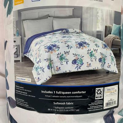 #478  Full/Queen Reversible Comforter
