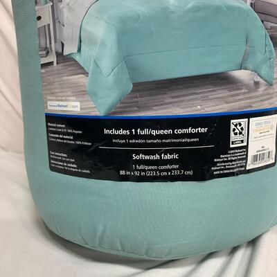 #479  Full/Queen Reversible Comforter